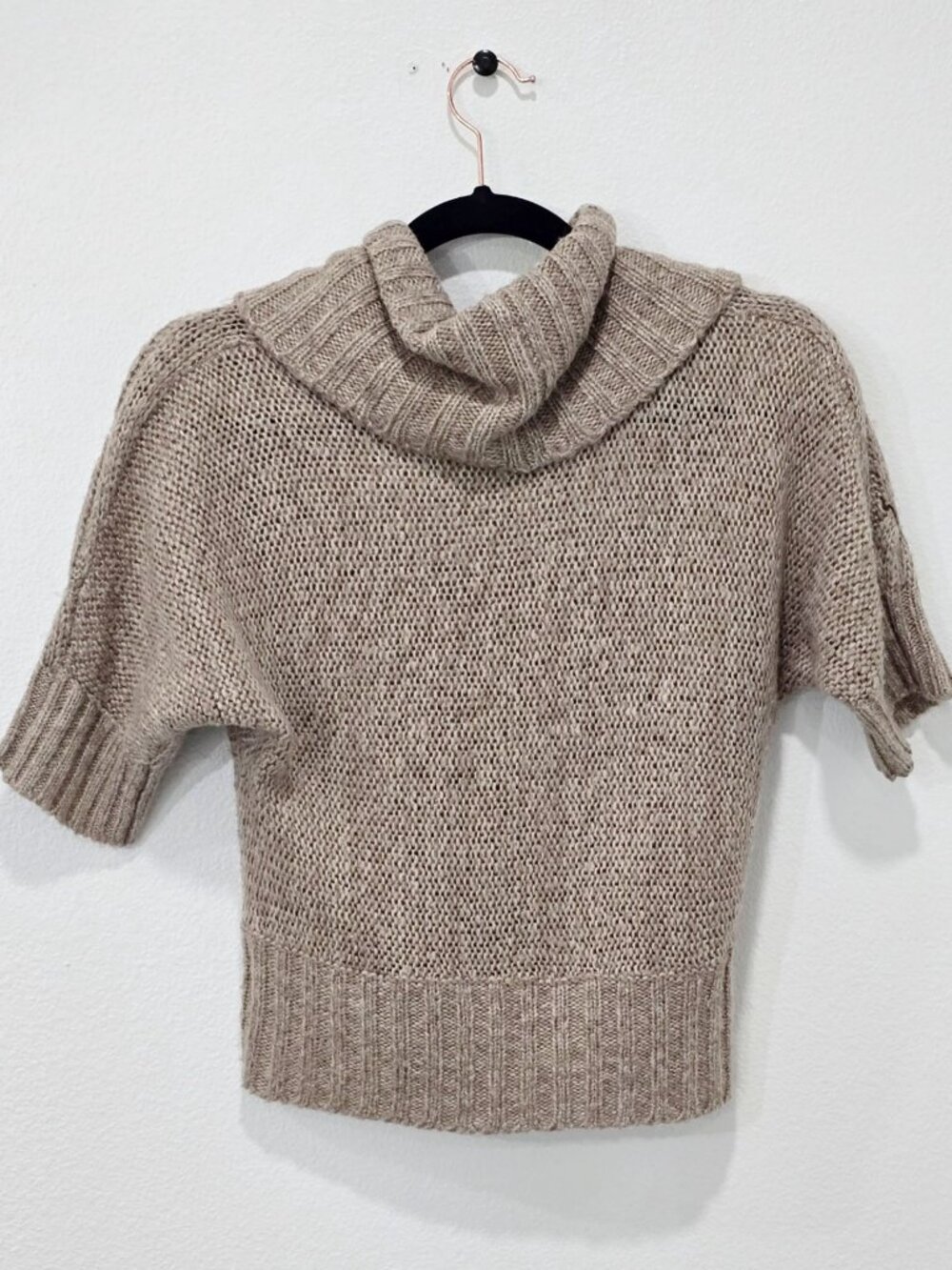 Delias ✦ Cable Knit Short‑Sleeve Sweater ✦ Tan Cowl‑Neck Soft Acrylic Textured S - Picture 3 of 8
